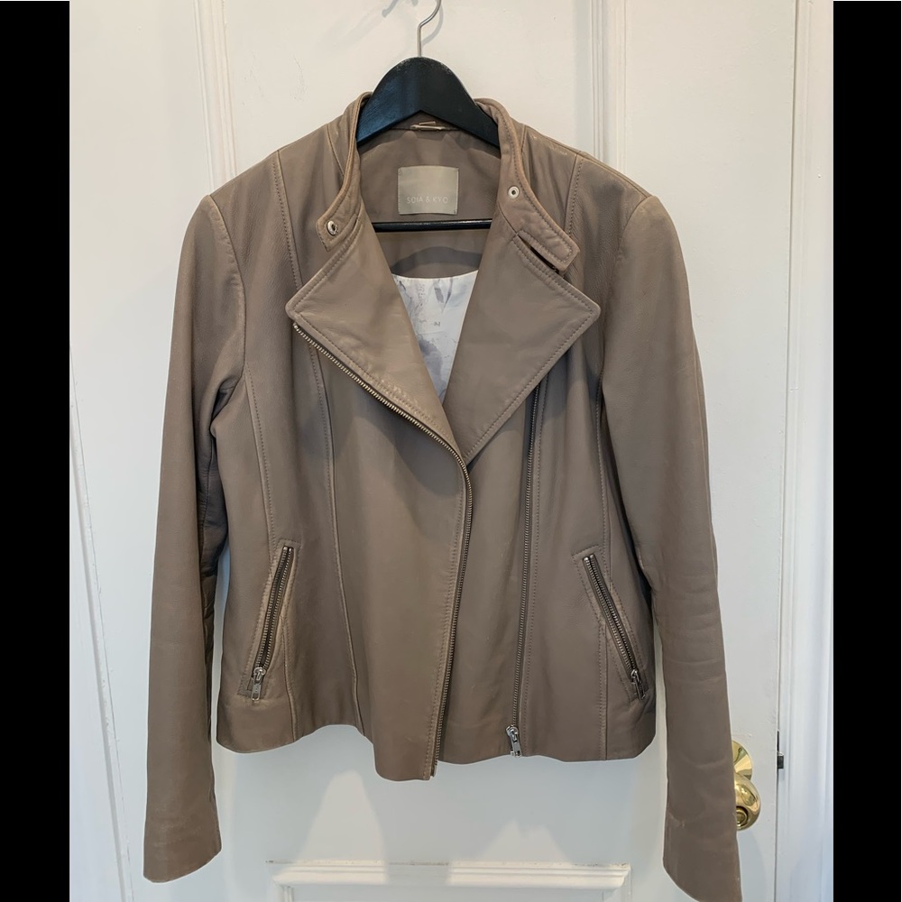 Soia & Kyo taupe lamb leather jacket. Size Large